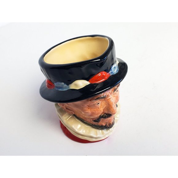 1946 Royal Doulton Beefeater Miniature Character Jug, British Ceramic Toby Mug - Picture 3 of 9
